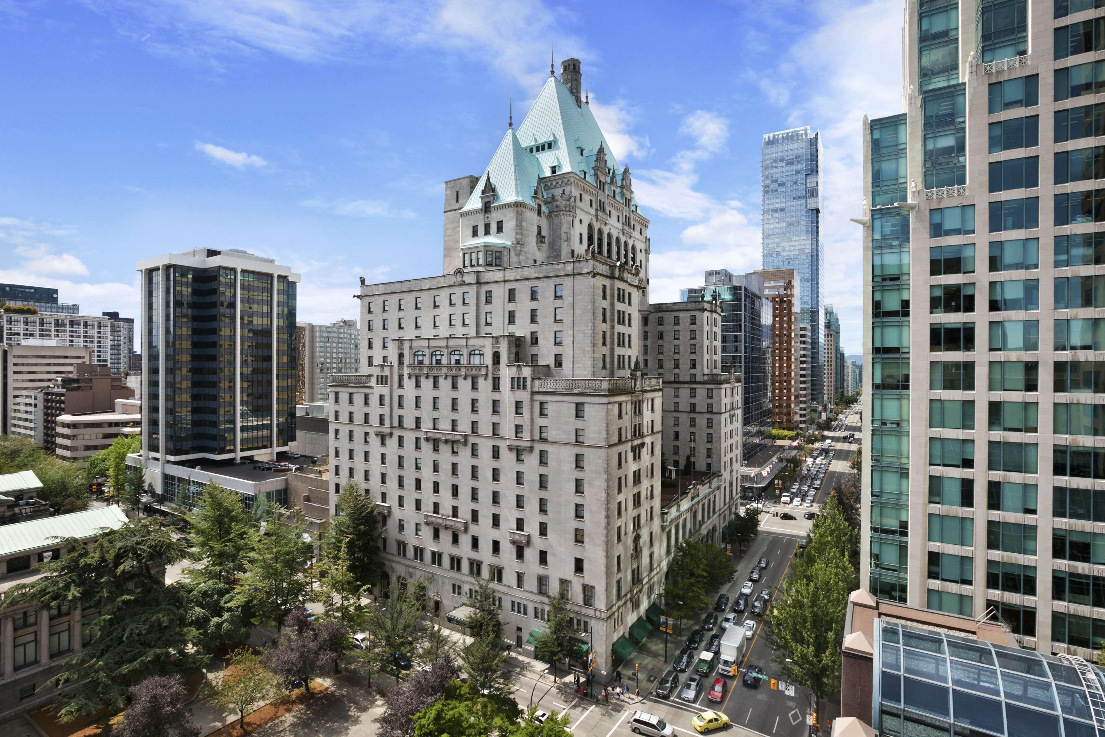 Fairmont Hotel Vancouver Exteriör bild The Sutton, 2014