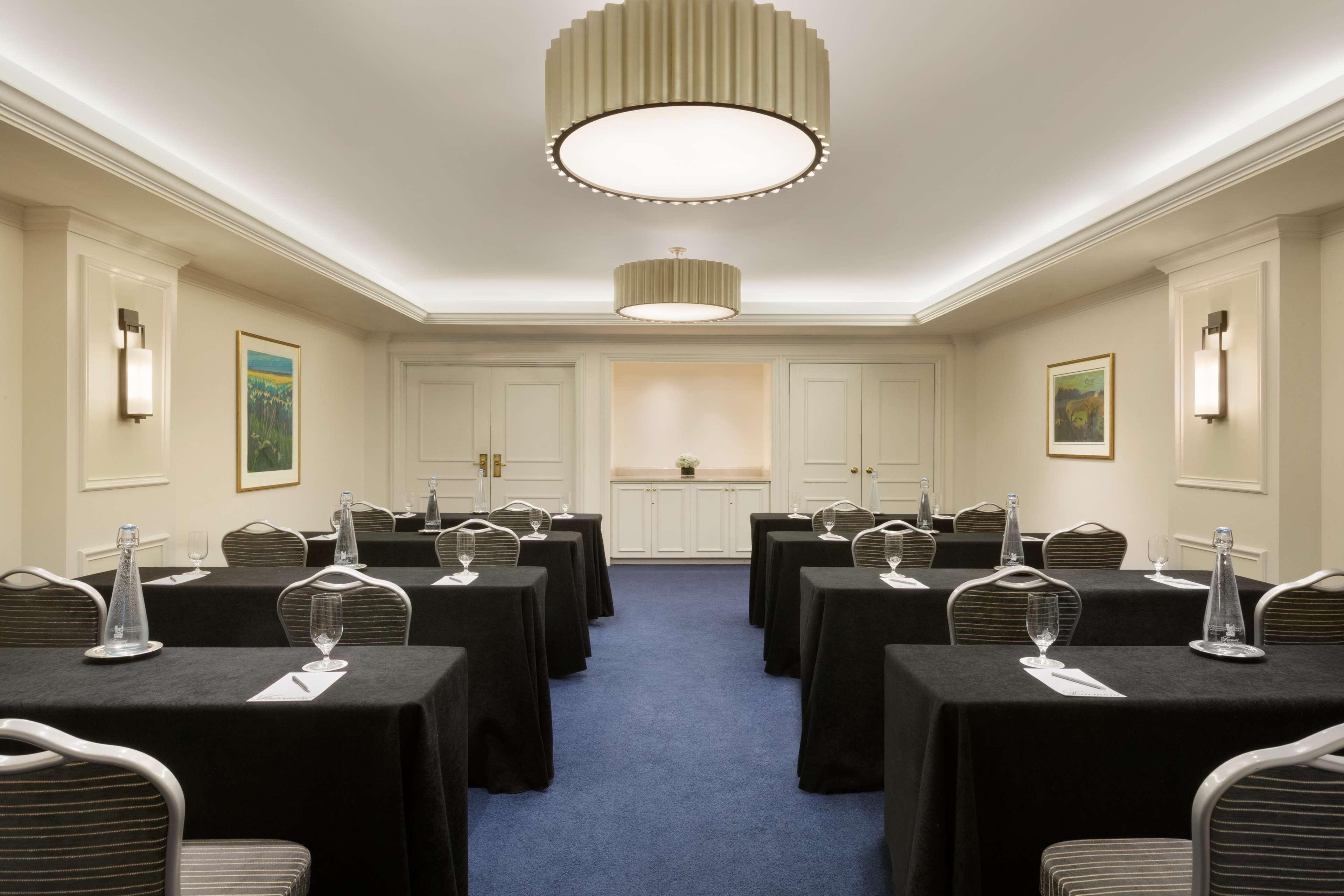 Fairmont Hotel Vancouver Exteriör bild The meeting room